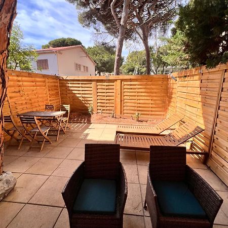 Sympathique Studio En Rez De Jardin Dans Residence Hyeres Bagian luar foto