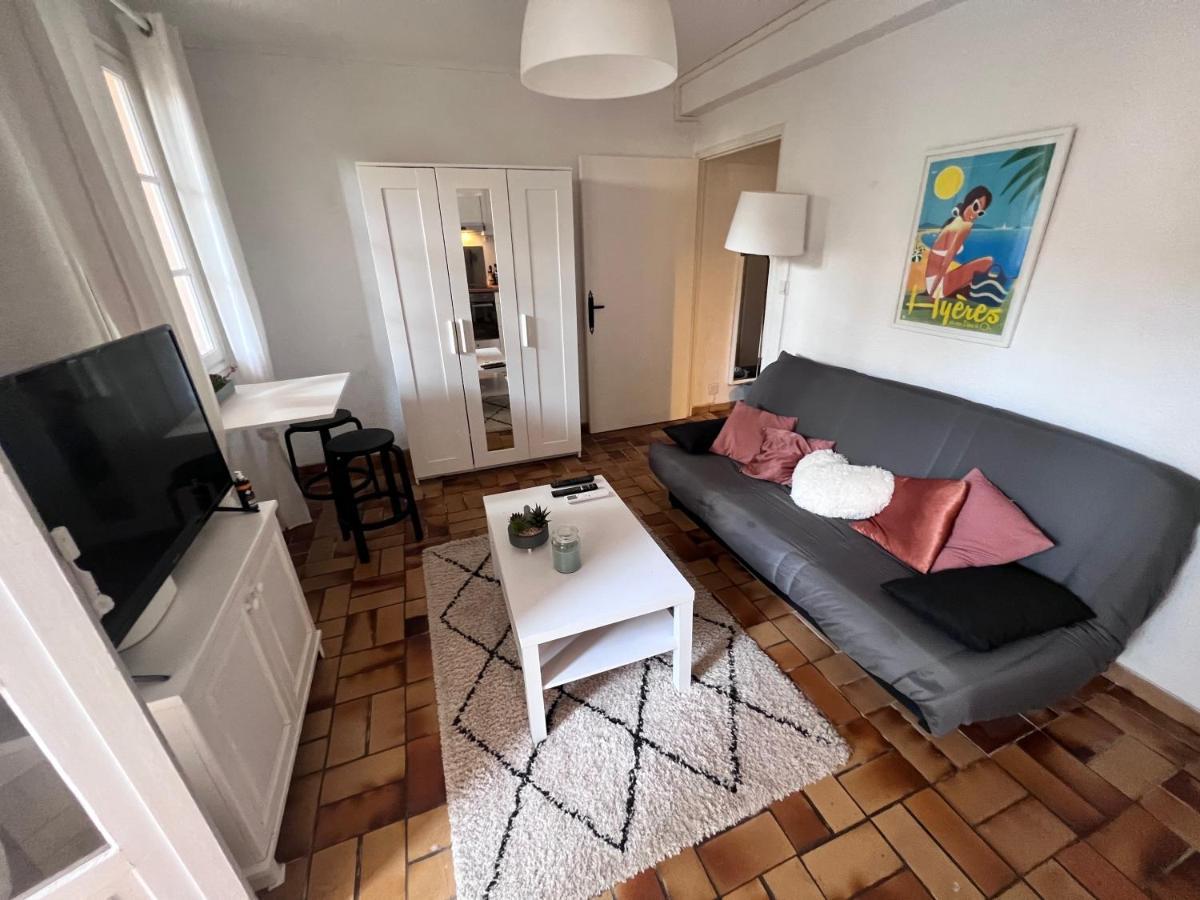 Sympathique Studio En Rez De Jardin Dans Residence Hyeres Bagian luar foto